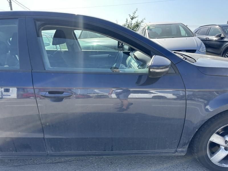 Portiera usa fata dreapta Volkswagen Passat B7 (2010-2014)