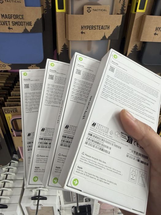 iPhone 16e 128 black,запечатани,чисто нови