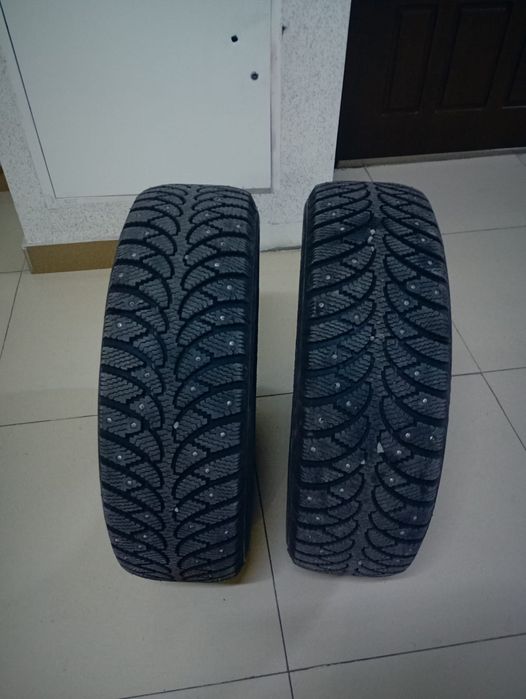 Шины шипованные почти новые