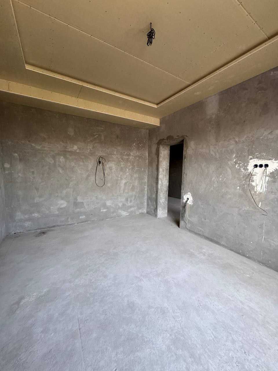 Евродом, ор. Зинит, улица Тикланиш, 2 сот. 320 м2, коробка. 179 000$