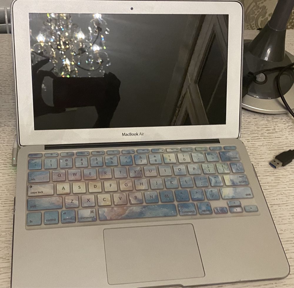 Продается Macbook air 11