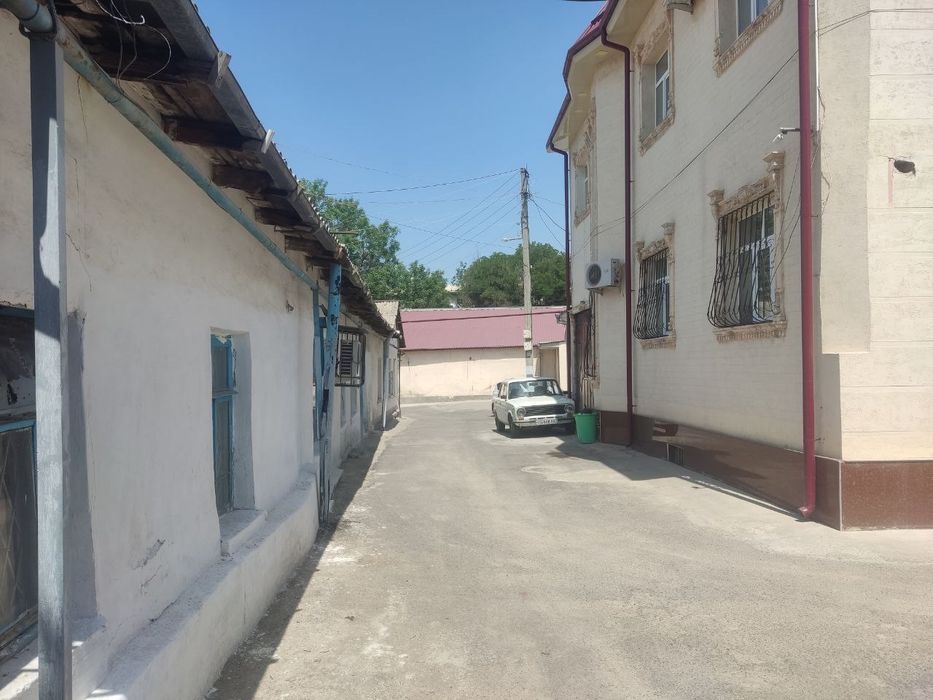 Uy sotiladi Yakkasaroyda