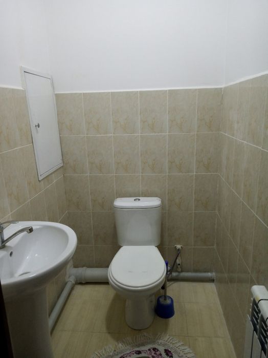 Аренда 3.хонали чорсу коратош оилага берилади хамма шароити бор