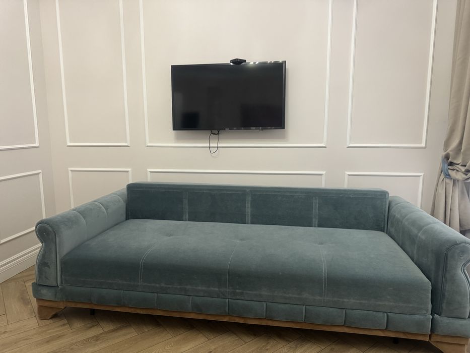 Продам Диван и два кресла .