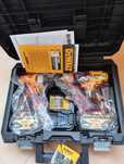 Винтоверт комбиниран и импакт DeWALT, чисто нови 18V 4 Ah Деволт