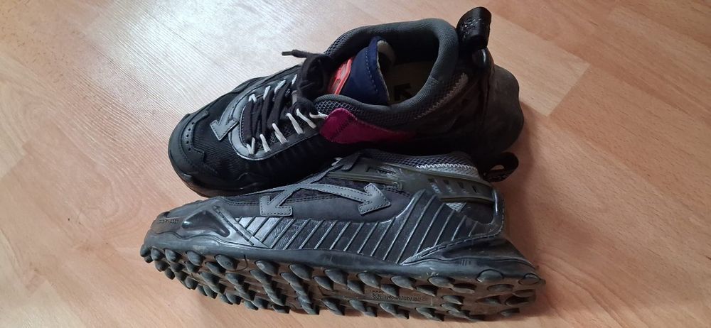 Adidași off- white