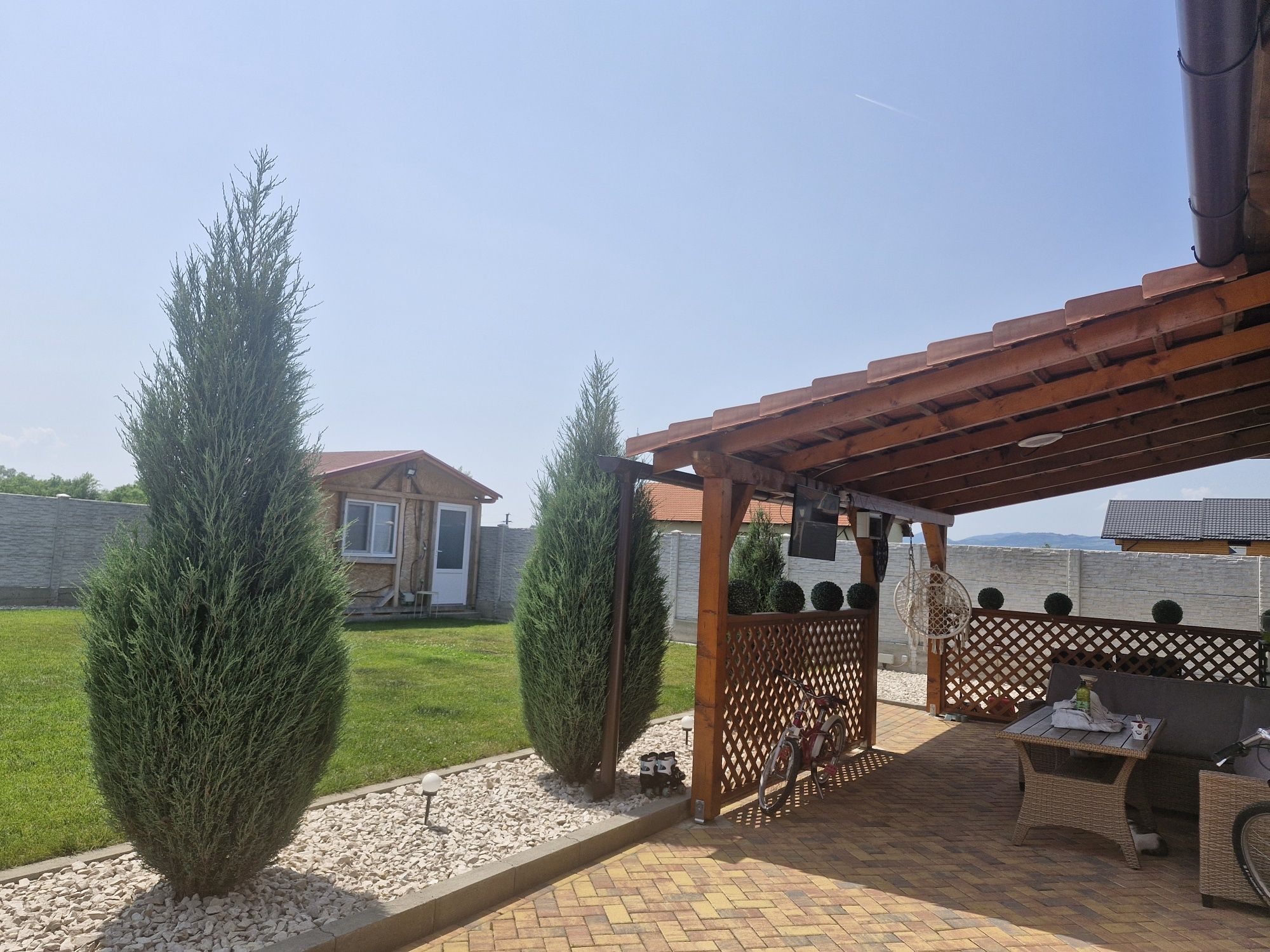 Casă + curte 500 mp, mobilată complet, gata de mutat – Cartier Partoș