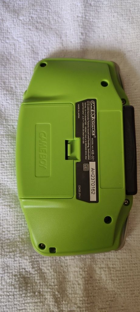 Gameboy albastru sau verde