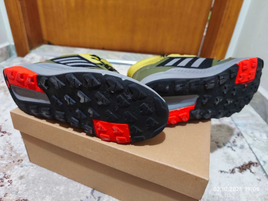 Adidas детски боти