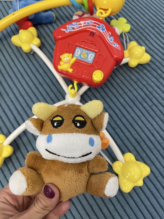 Музикална въртележка за бебешка кошара