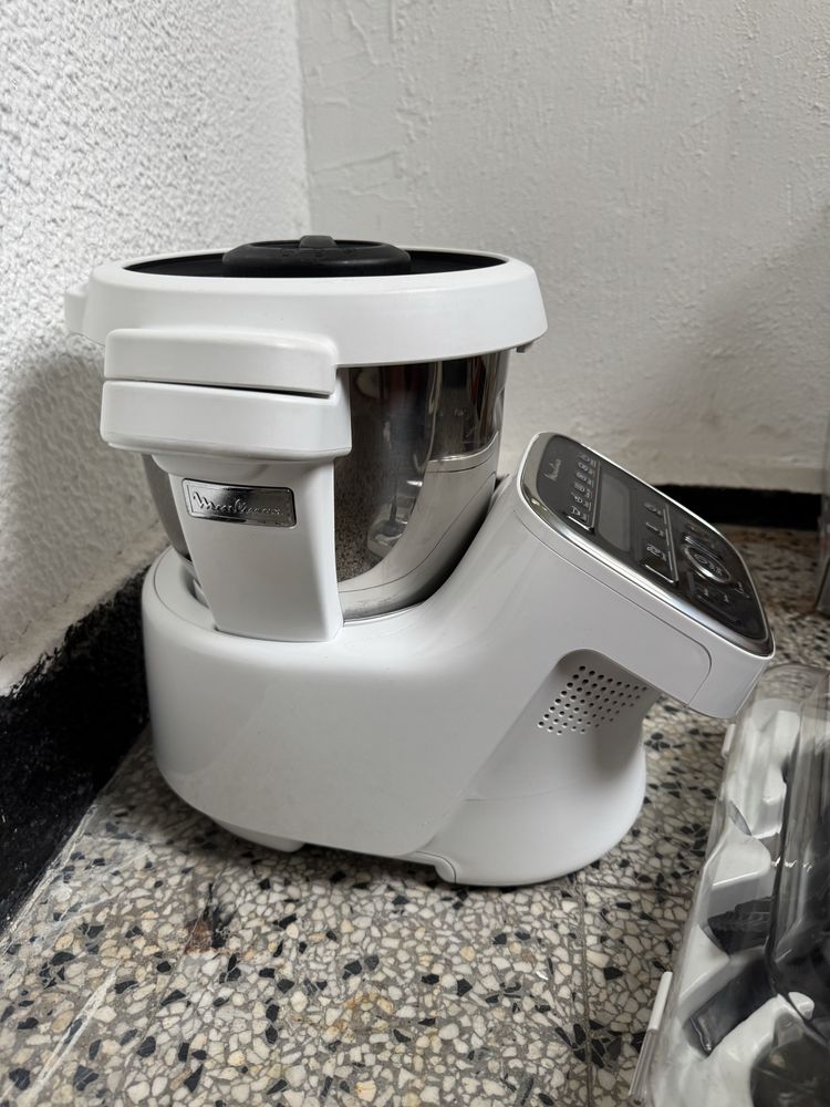 Мултикукър, Кухненски Робот - Moulinex Companion XL HF805, 1550W!