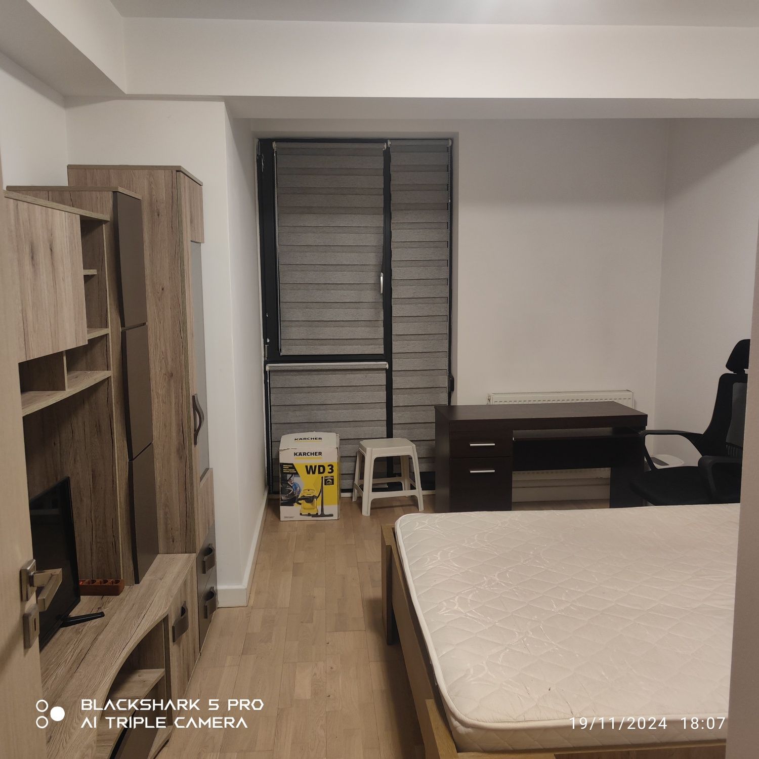 Închiriez apartament 2 camere Tractorul