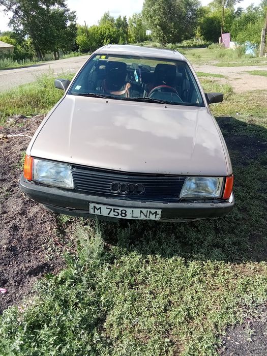 Аытомобиль AUDI 100 в хорошем состоянии