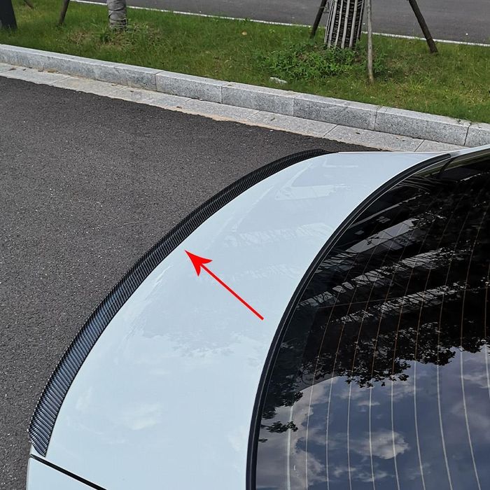 Lip spoiler portbagaj