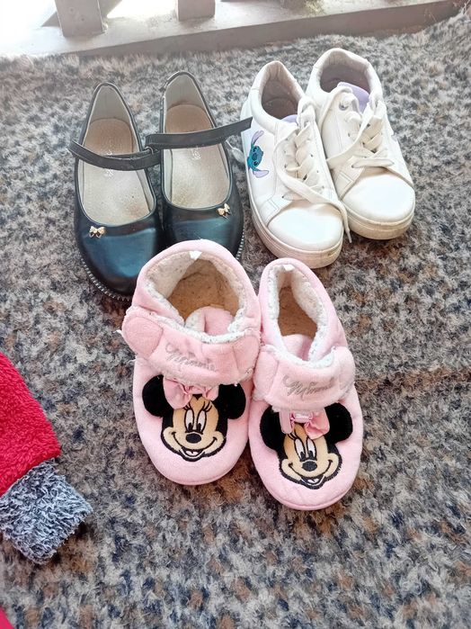Sandale,adidași fetita