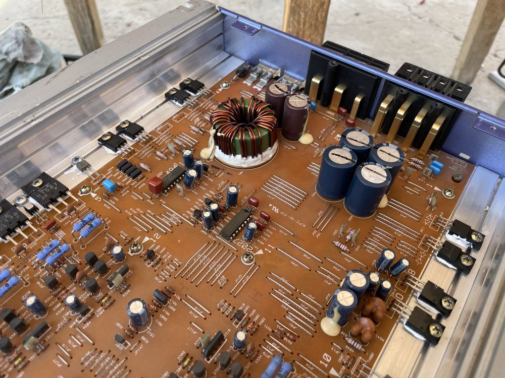 Pioneer усилитель old school 480w 4 канальный в хорошем состоянии