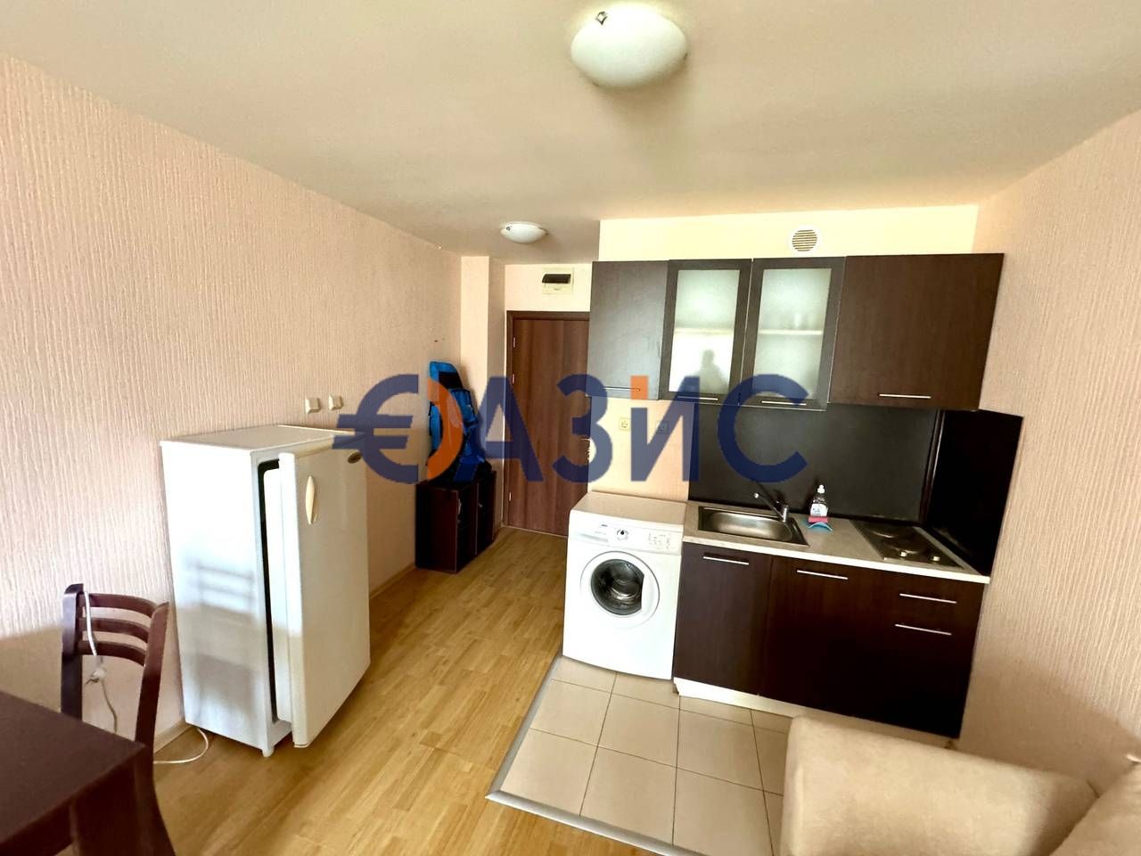 Продава се Едностаен апартамент в Несебър - 40 кв.м за 1423 €/кв.м - Снимка #5