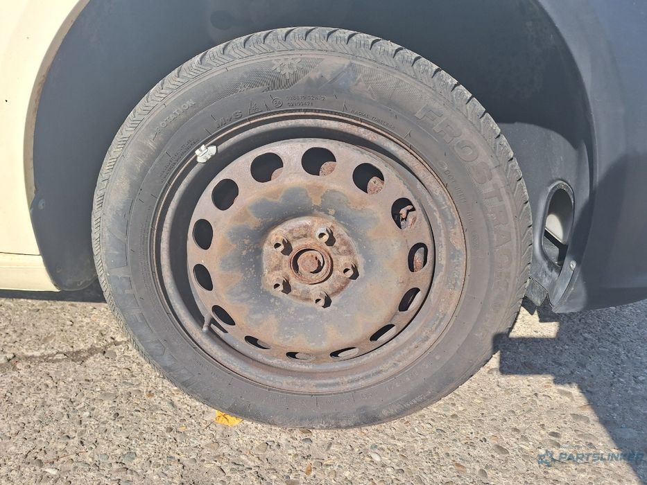 Jante de otel r16 cu cauciucuri de iarna 205/55  VOLKSWAGEN CADDY IV E
