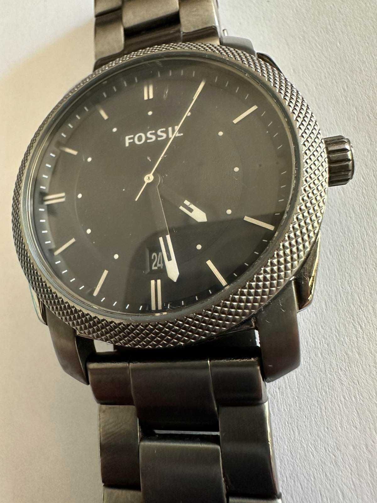 Продавам Мъжки часовник FOSSIL MACHINE FS4774