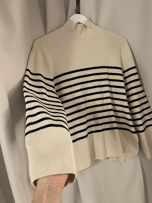 Пуловер на ленти HM