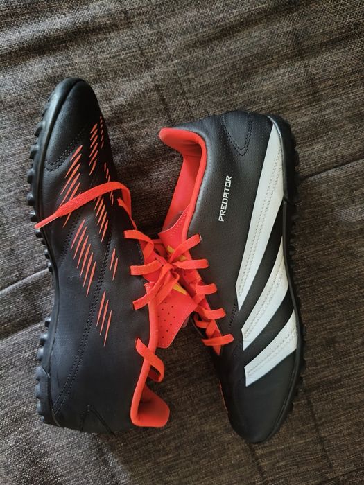 Pantofi sport Adidas Predator 42,5