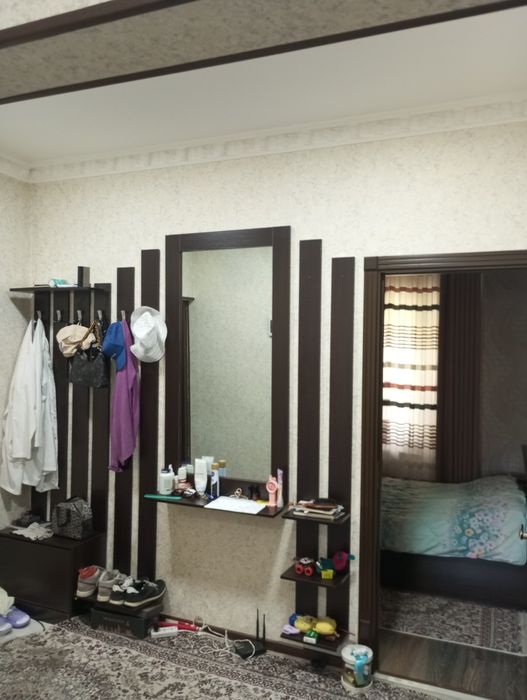 2ком.3/5 Юнусабад 19кв.С ремонтом..2 балкона.Не торец.Большая прихожая