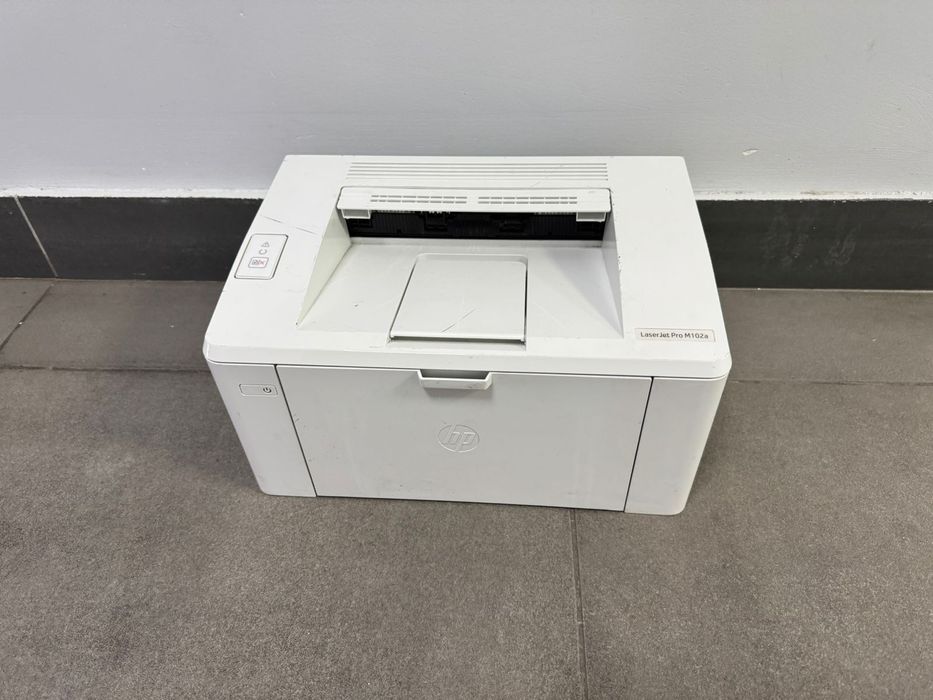 Лазерный принтер HP Laserjet Pro M102A в хорошем состоянии.