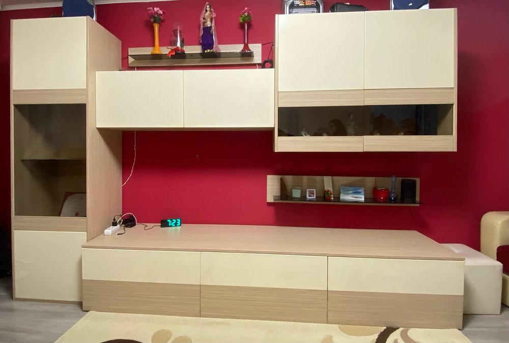 Vând mobilă living