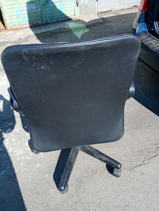 Кожен офис стол  Запазен