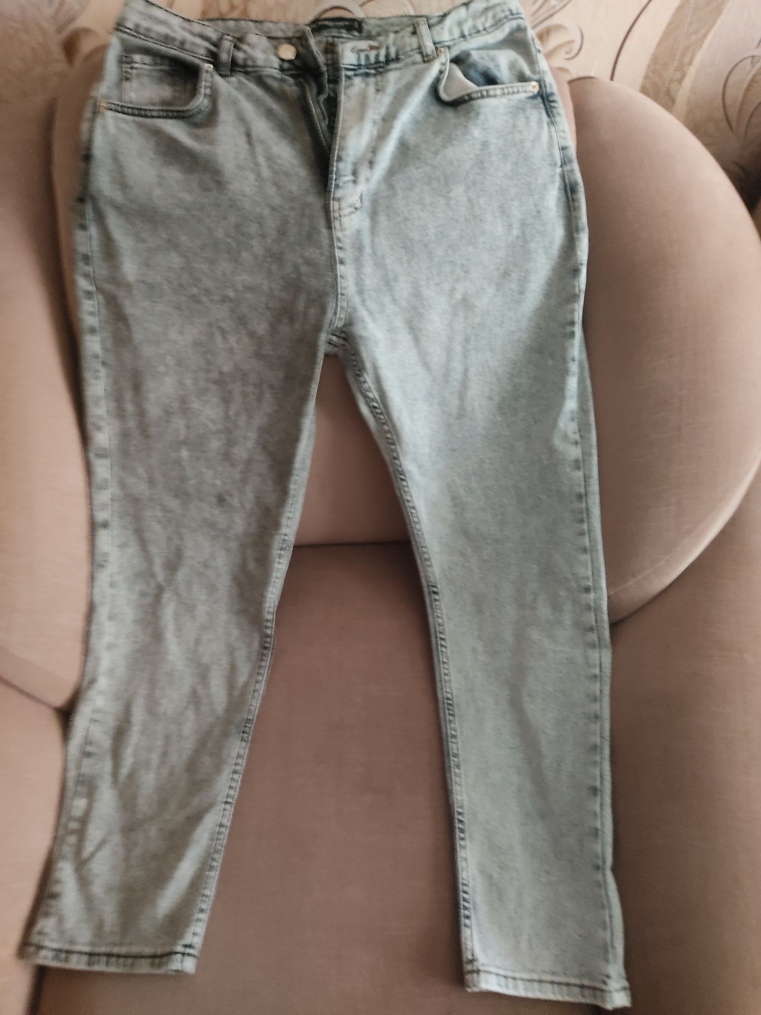 Продам джинсы женские