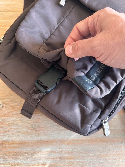 Мъжка чантичка на Dockers