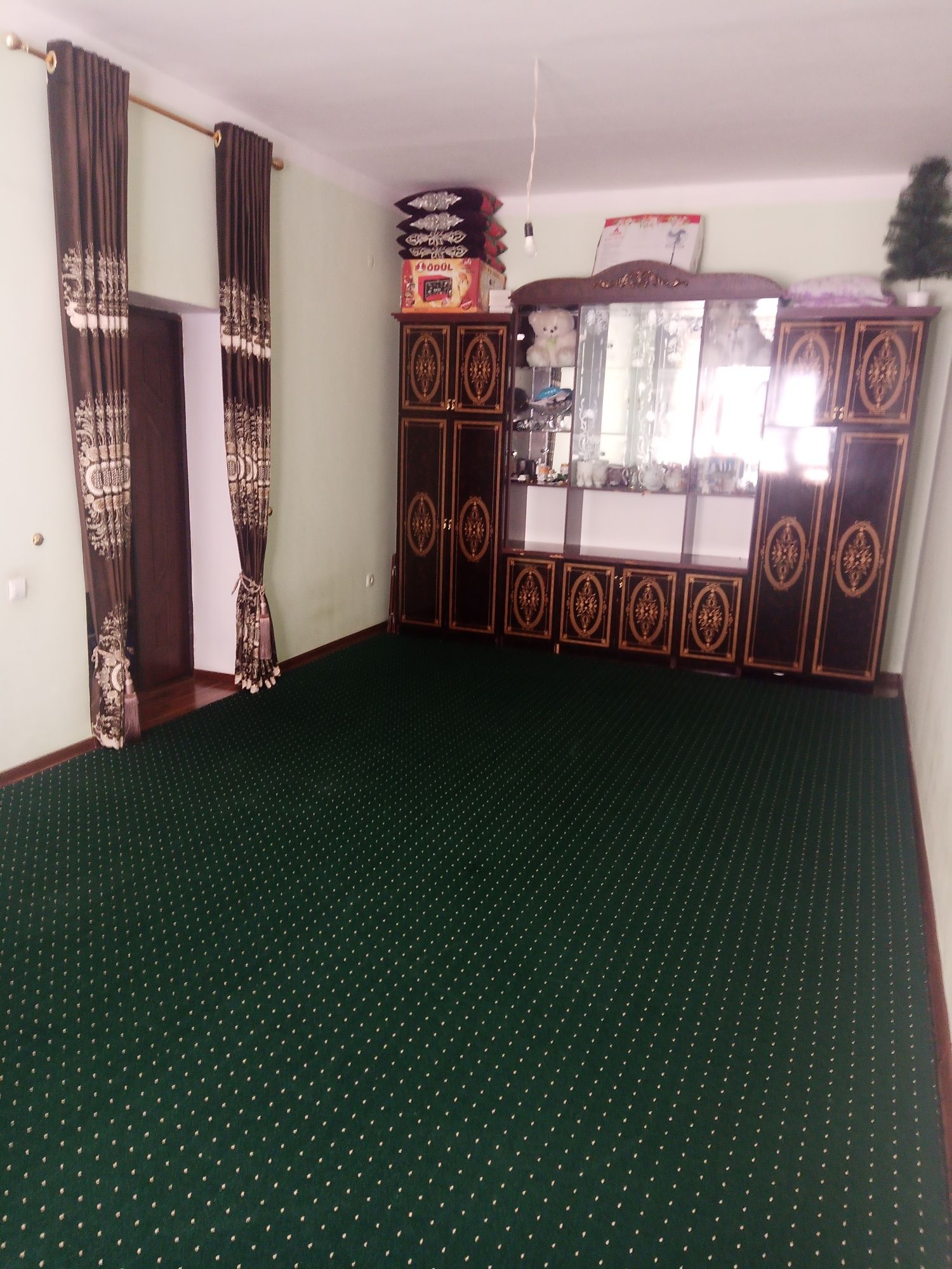 Qoʻshimcha olti tonnalik hovuzi bor