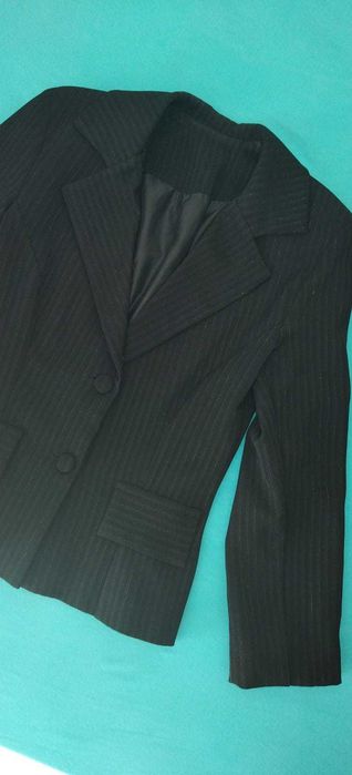 Sacou elegant negru cu dungi discrete marimea 38