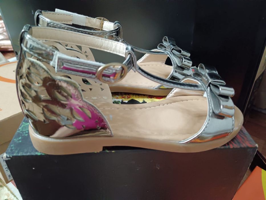 Туфельки на деаочек новые