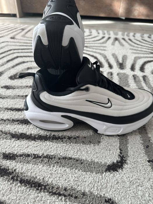 Adidasi Nike air max portal ,,panda” ca noi