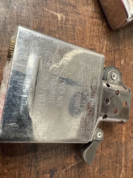 Bricheta Zippo j 12 pat2032695 originala