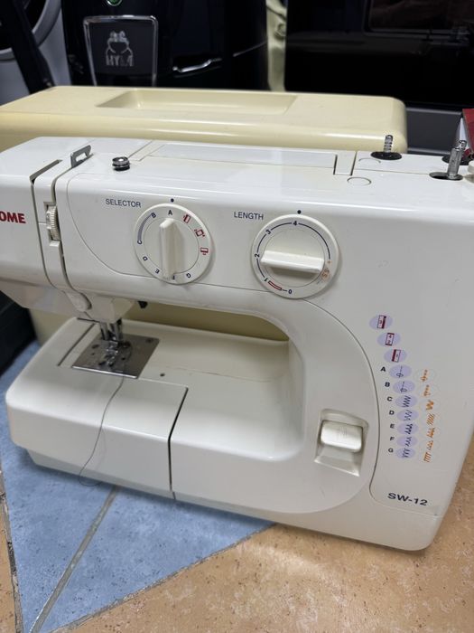 Janome Sw-12 швейная машинка (Актау8-18) лот 732480