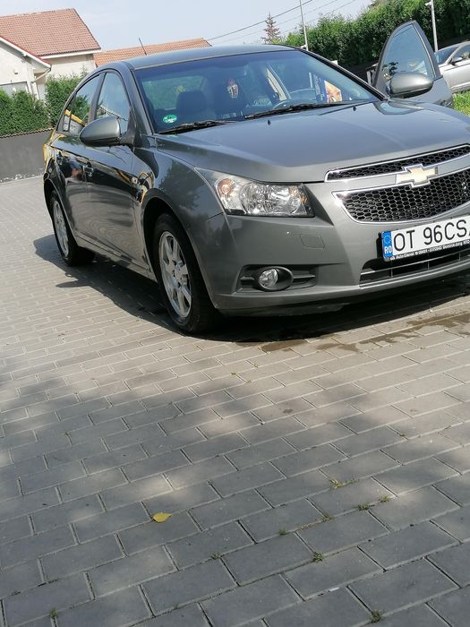 Vând sau schimb chevrolet cruze