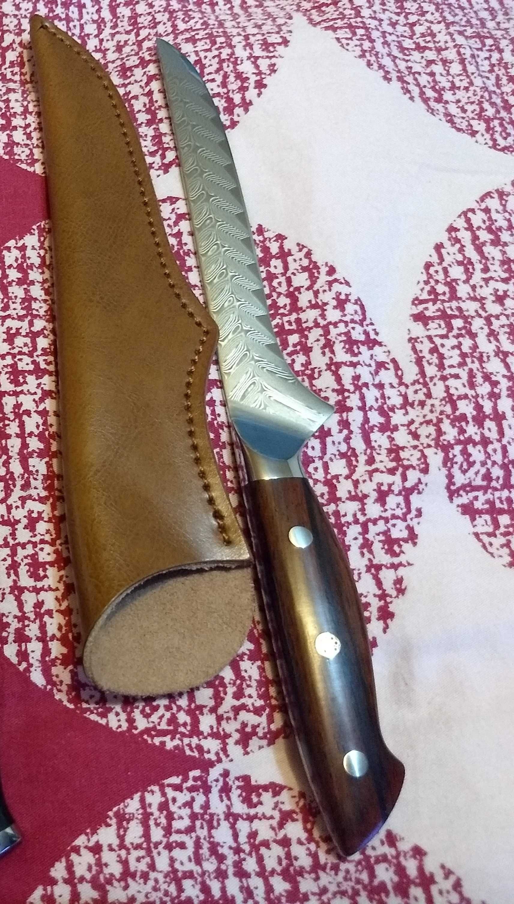 Cutit traditional japonez tip boning, otel Damasc, teaca piele