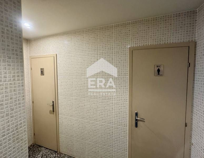 Продава се Офис в Варна, Център - 124 кв.м за 2904 €/кв.м - Снимка #11