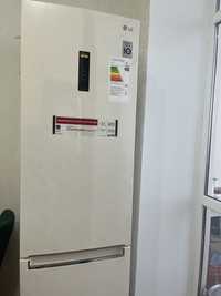 Новый холодильник LG