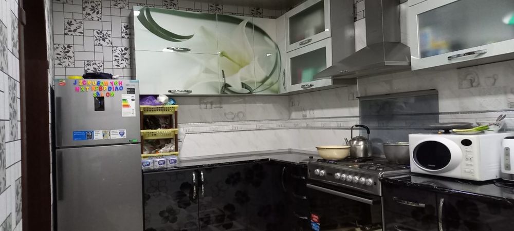 Сергели. Кумарик. Участок 8соток, 8комнат, 4санузла, 2кухни подвал