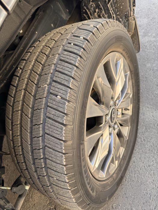 Michelin balon sotiladi ozgina yurgan holati zor.