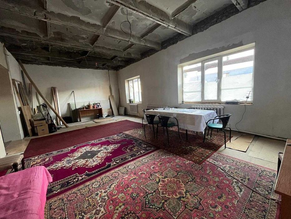 ДОМ в центре города в р-не Центр. офиса Народного Банка""