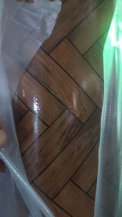 Linoleu 2m lat x 6m lung-1,2 gros, 210 lei bucata