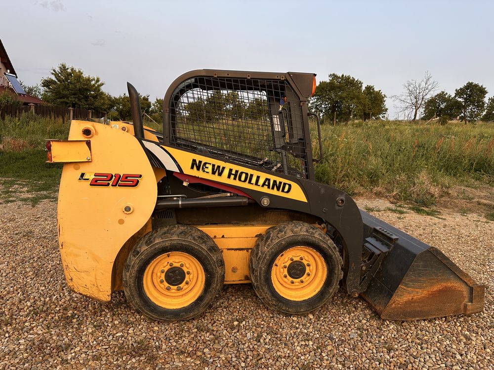 Bobcat / New Holland L215 Incarcator Frontal 2011
