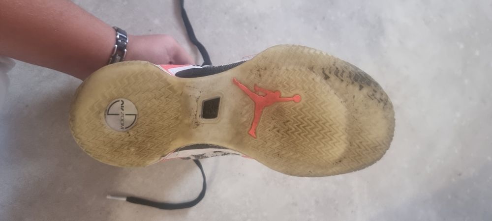 Vand adidasi de sport nike air jordan 36 flight school