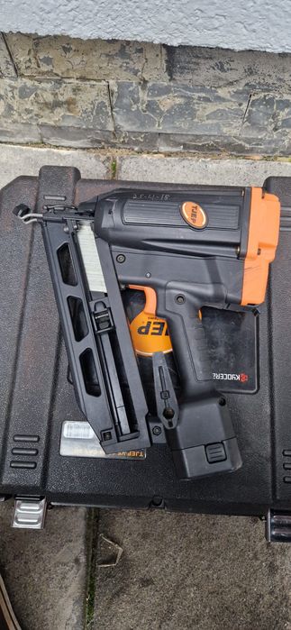 T jep pistol de cuie de finisaje