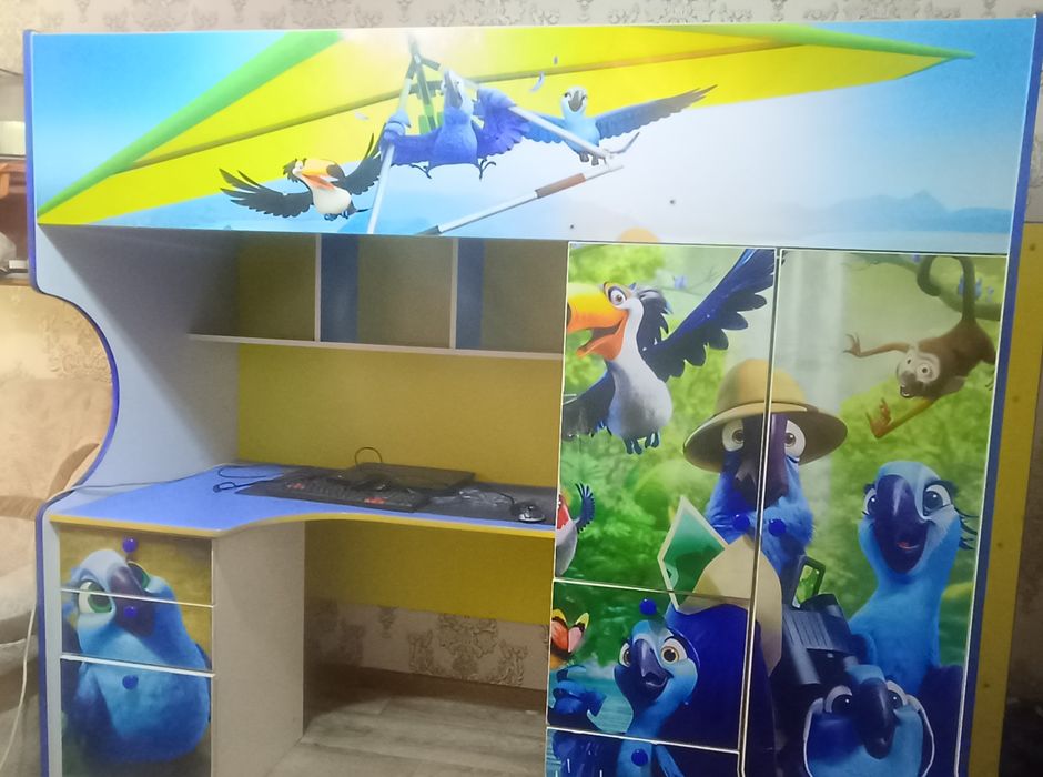 Продам кровать детскую