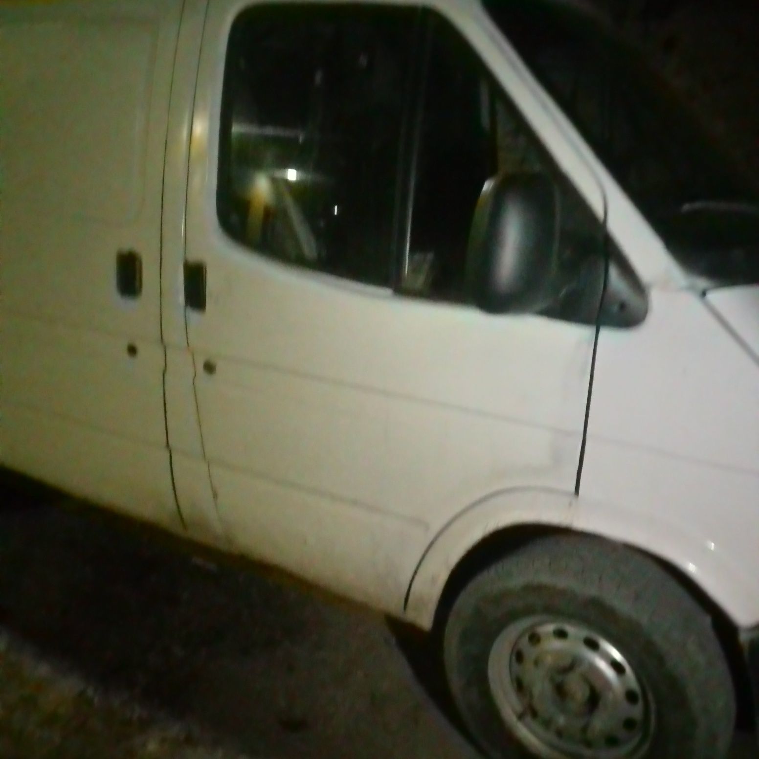 Ford transit sotiladi